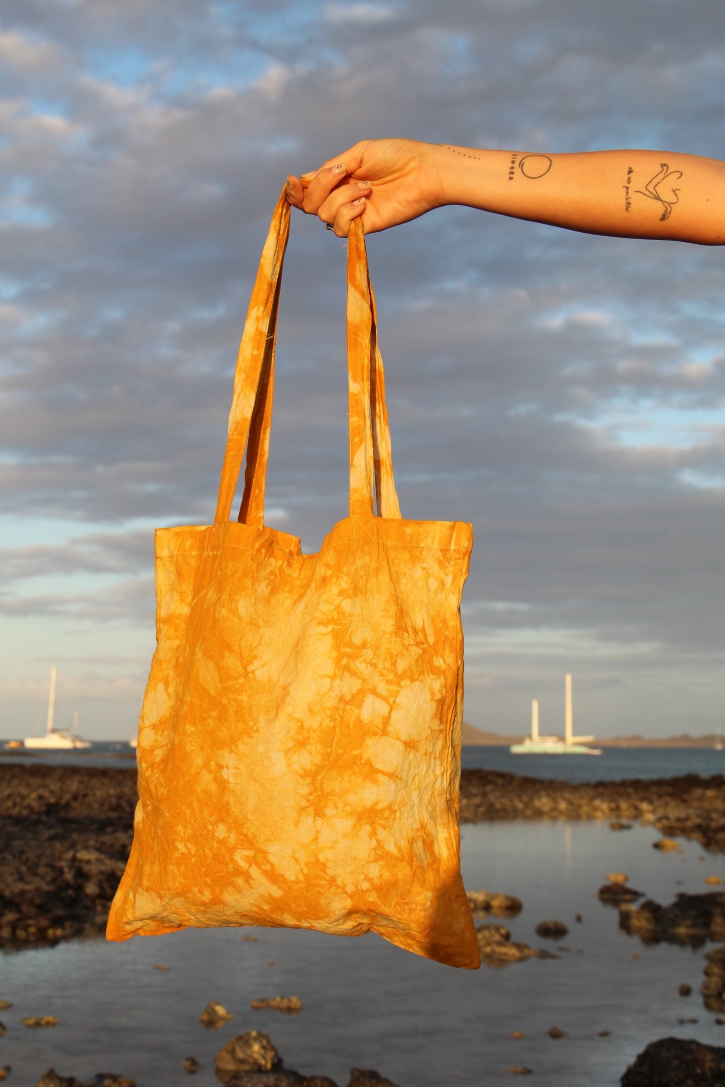 Create your ALMA TOTE BAG